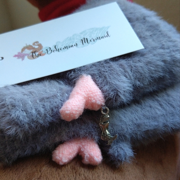 🍒NWT🍒 FUZZY REINDEER CONVERTIBLE GLOVES - Picture 7 of 7